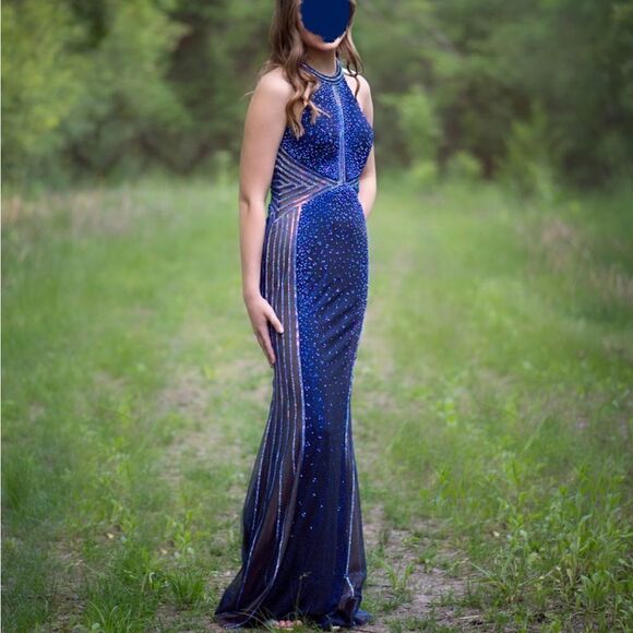 Ellie Wilde Dress    - Picture 1 of 5